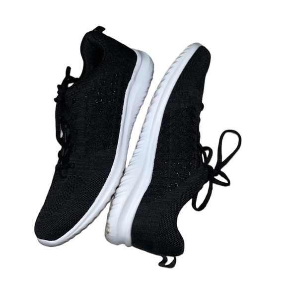 Shoes - 🤎3/$10 Black Sneakers Size 9.5